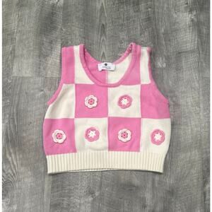 Everyday Chic Pink White Checkered Floral Sweater Vest Size Med Crochet Flower